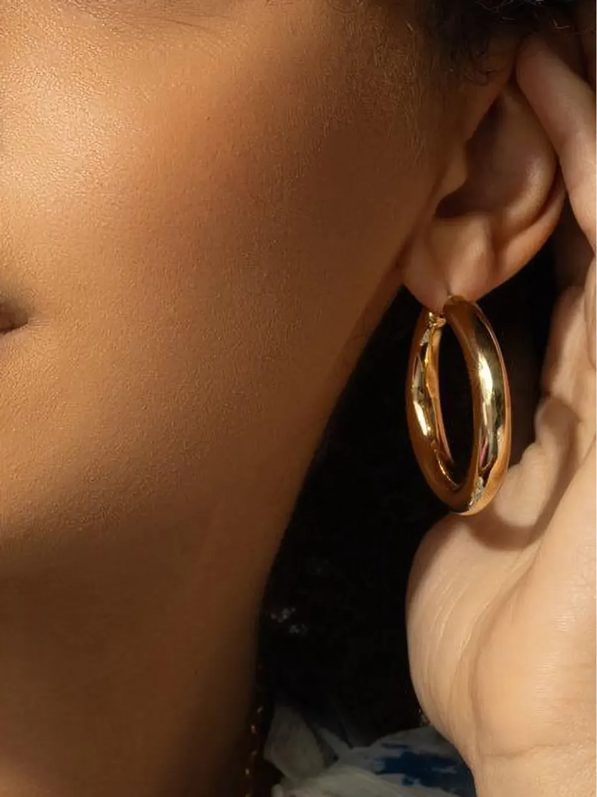 Lisa Nik 18K yellow gold round hoop earrings - 画像3