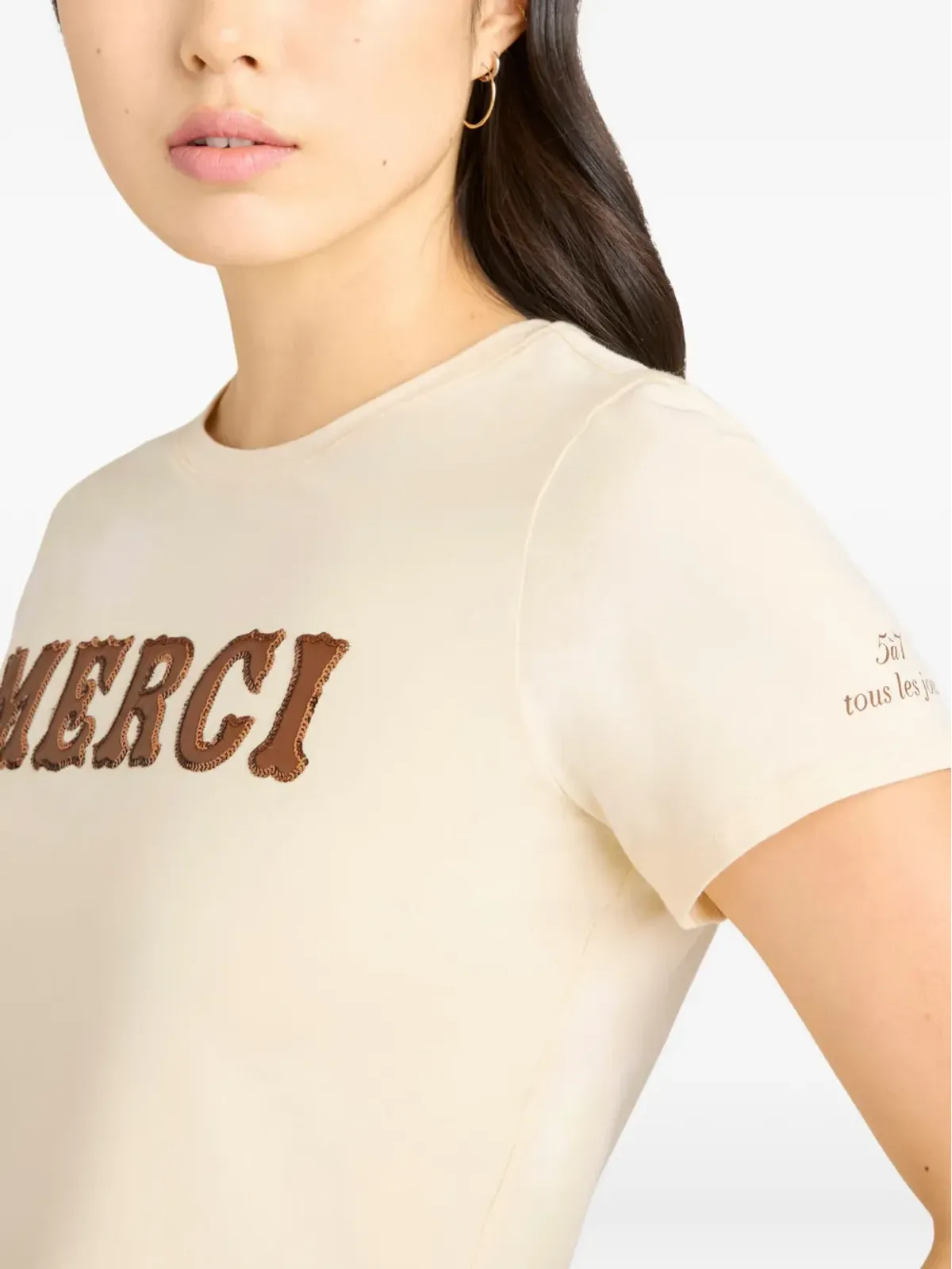Cinq A Sept メルシー ロゴ刺繍入り Tシャツ - 画像5