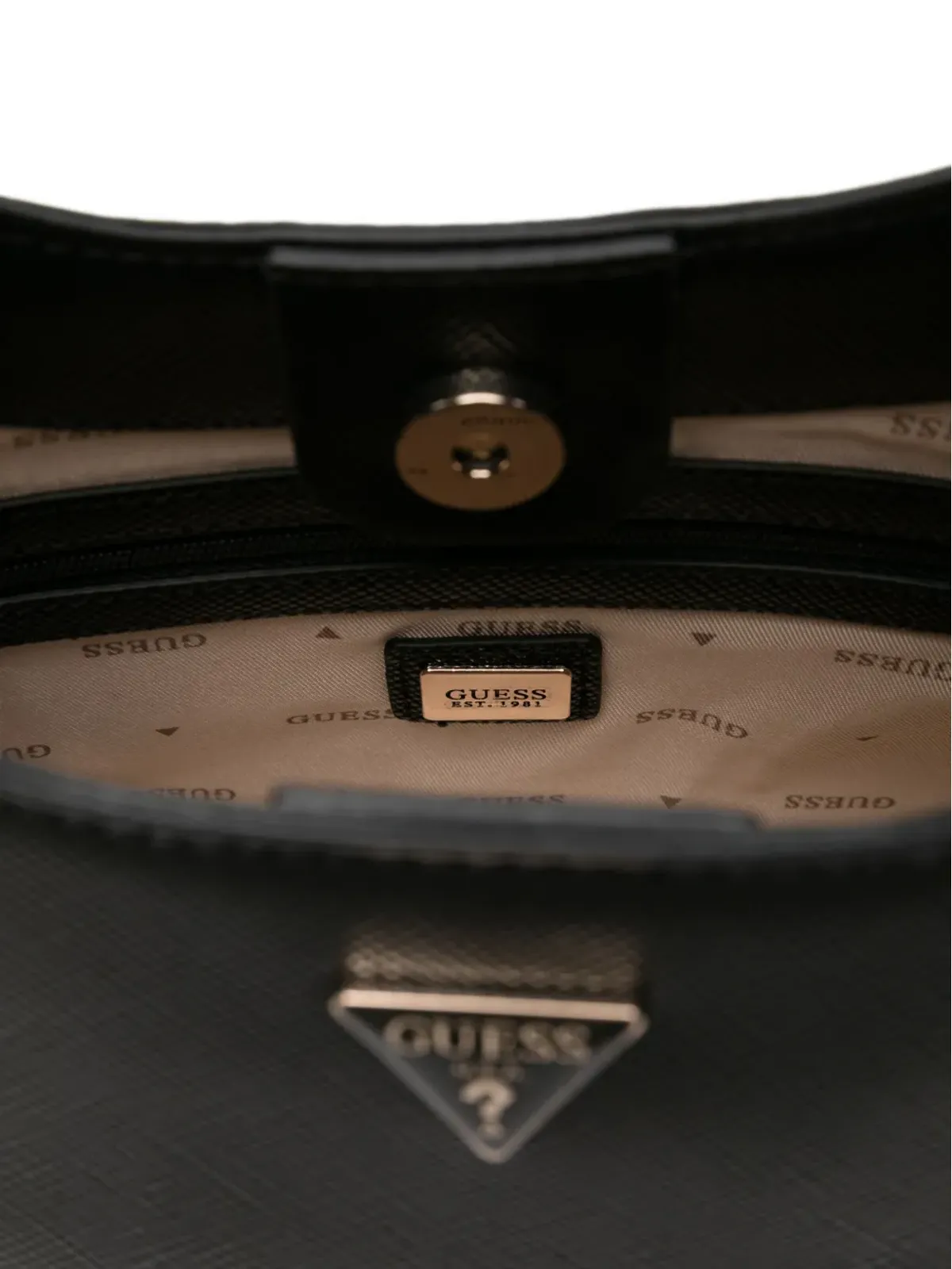 GUESS USA テクスチャードレザー ショルダーバッグ ブラック - 画像4