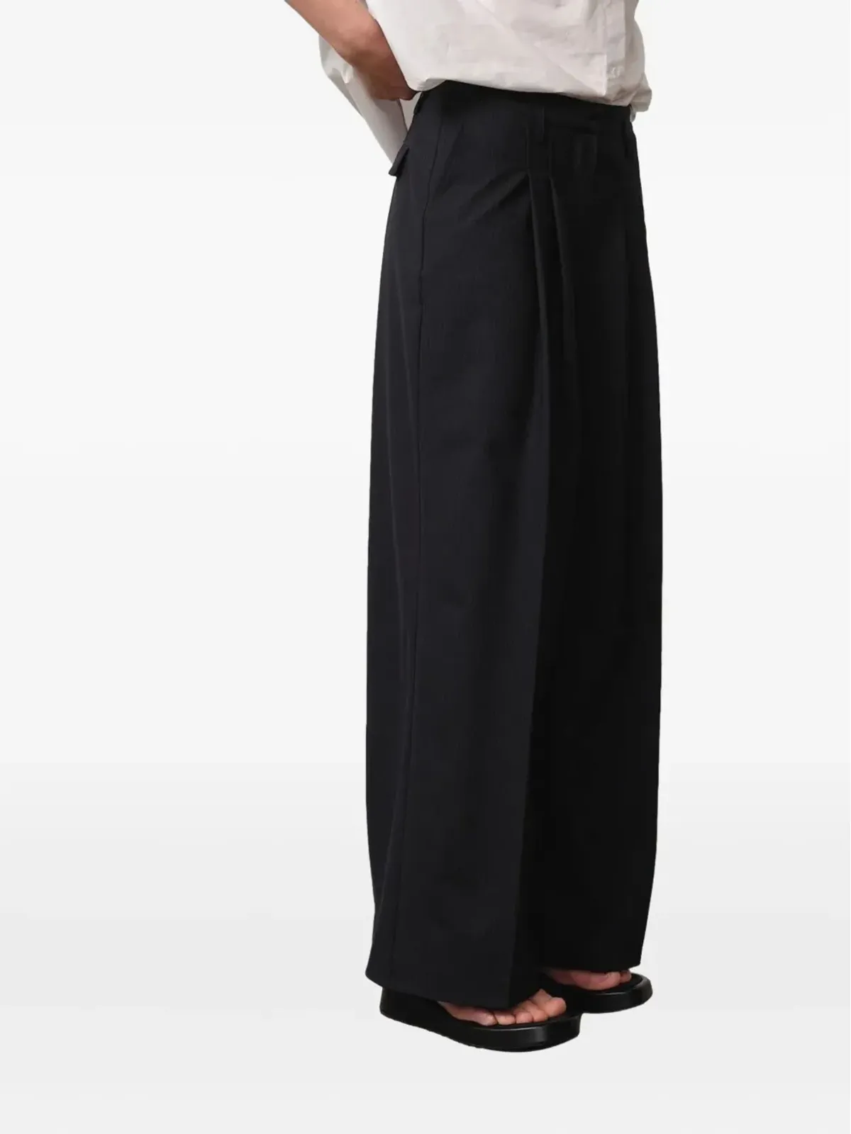 HERSKIND ピンストライププリーツフロントパンツ - 画像2