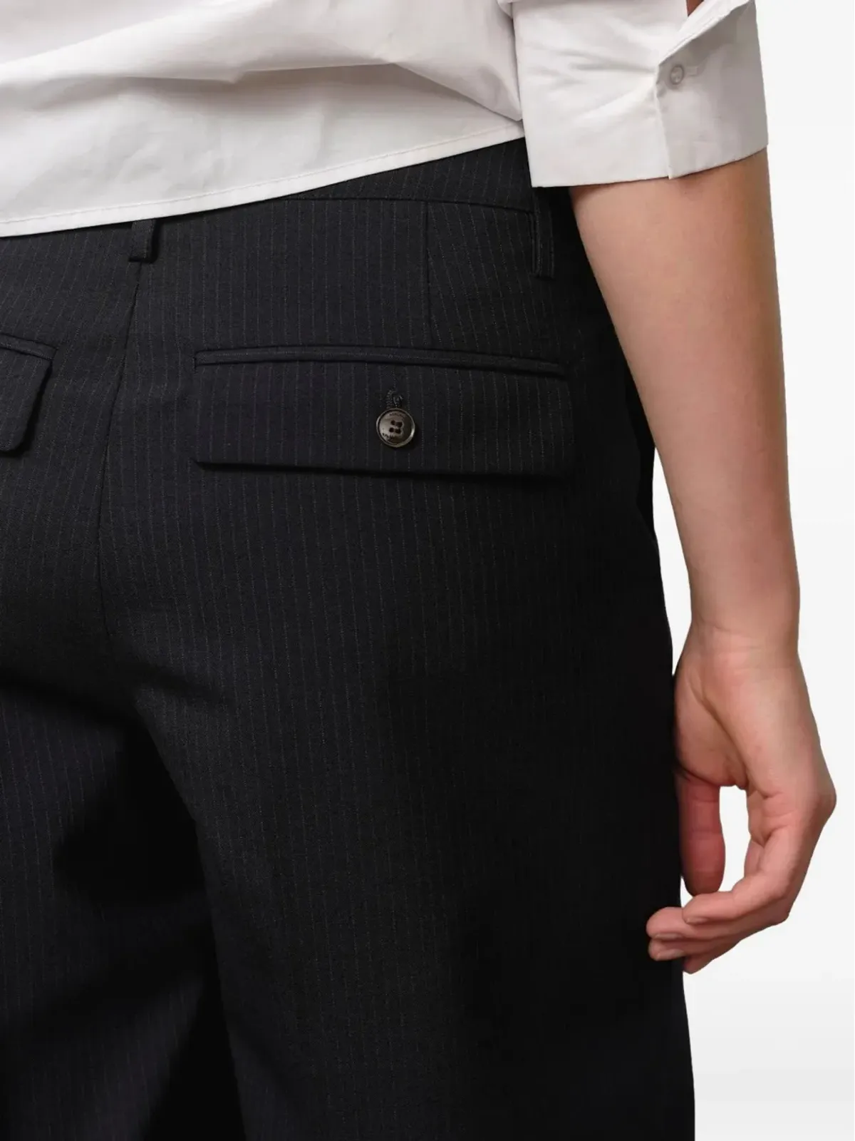 HERSKIND ピンストライププリーツフロントパンツ - 画像4