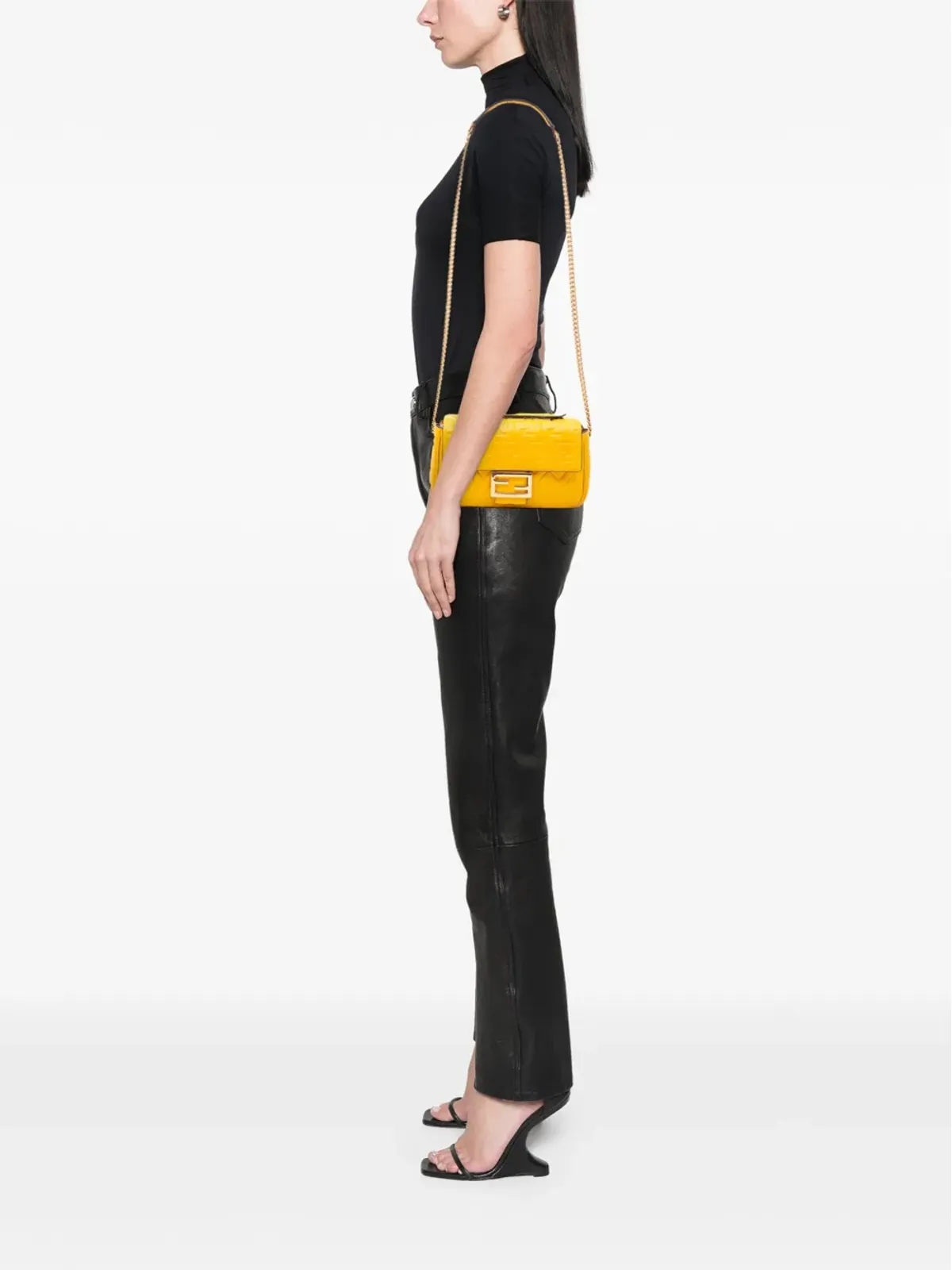 Fendi Pre-Owned Zucca エンボスチェーン ミディ バゲット ショルダーバッグ - 画像2