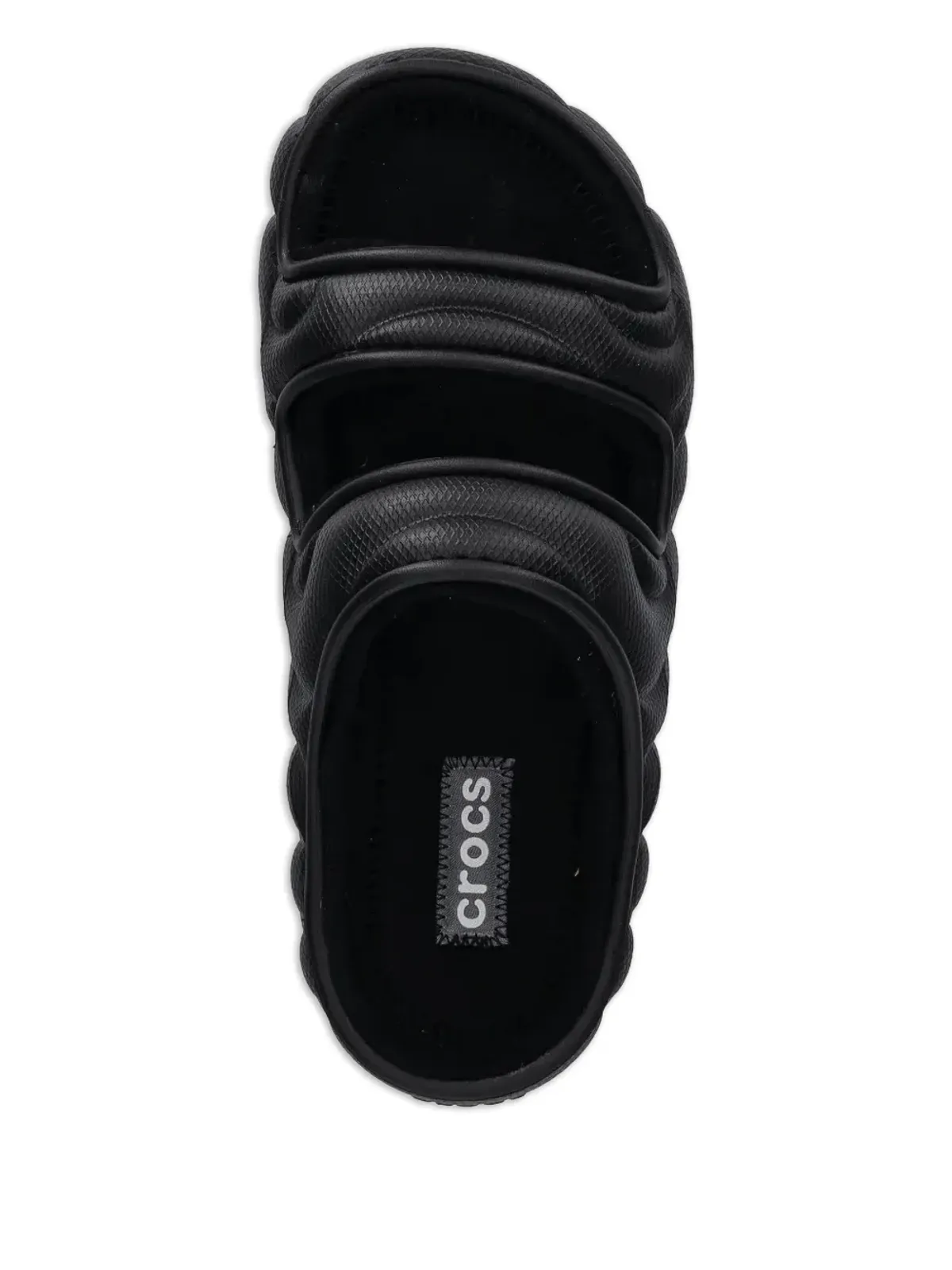 Crocs テクスチャードストラップスライド - 画像4