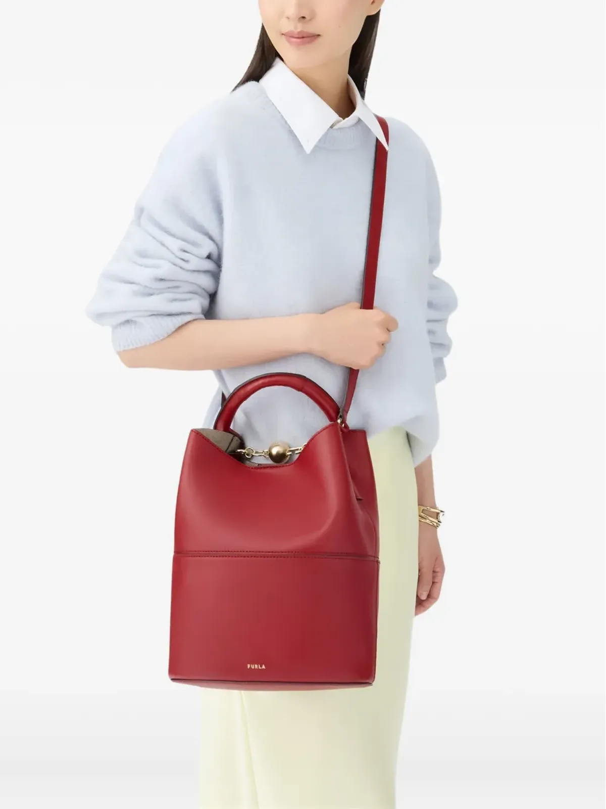 Furla スフェラ装飾バケットバッグ - 画像2