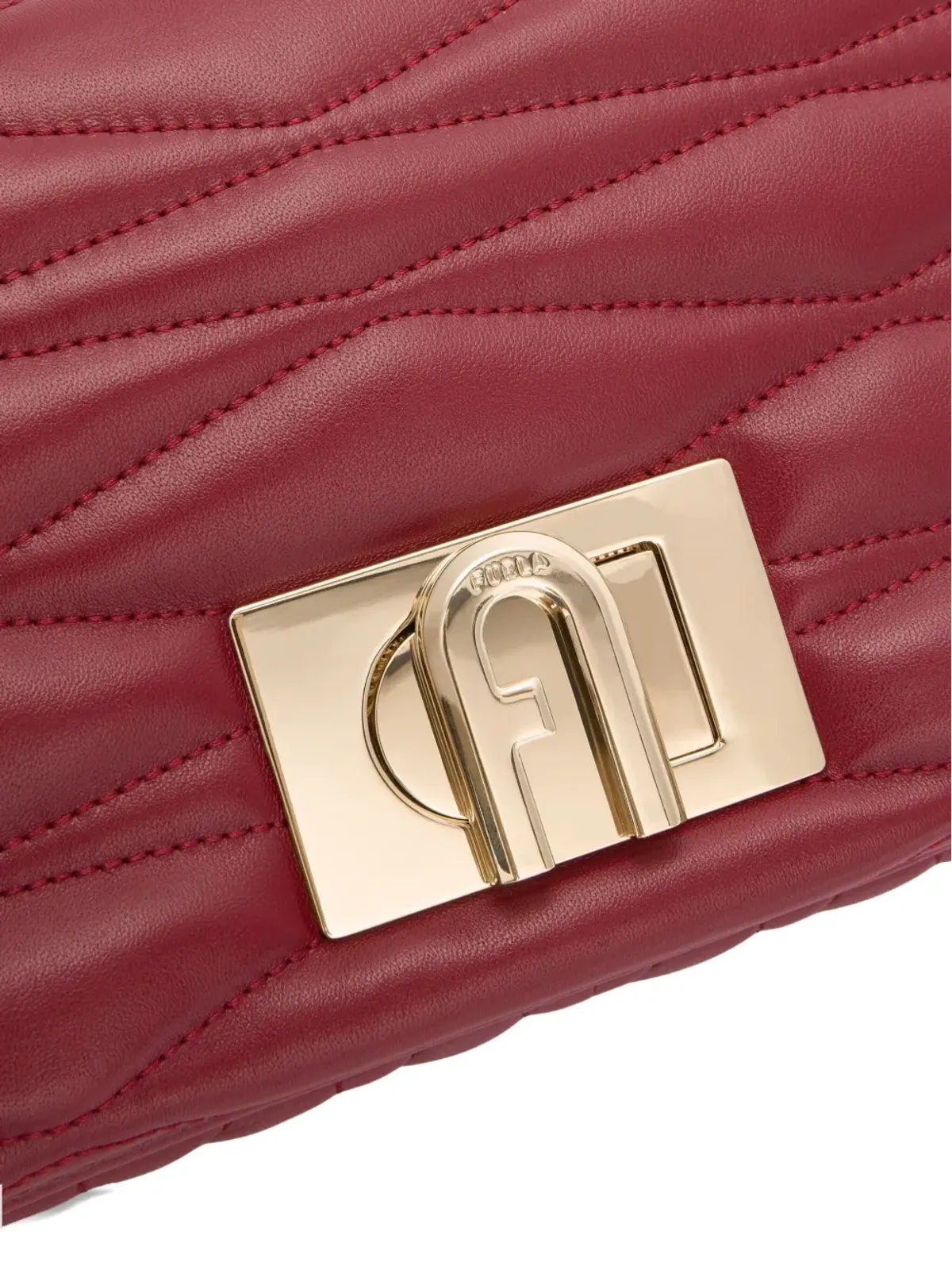 Furla 小さめ Mala キルティング チェーンストラップ クロスボディバッグ - レッド - 画像3
