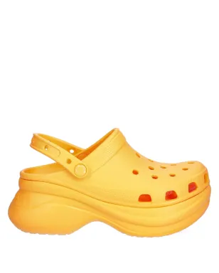 Crocs パンチ穴デザインのプラットフォームスライド（オレンジ） - サムネイル1