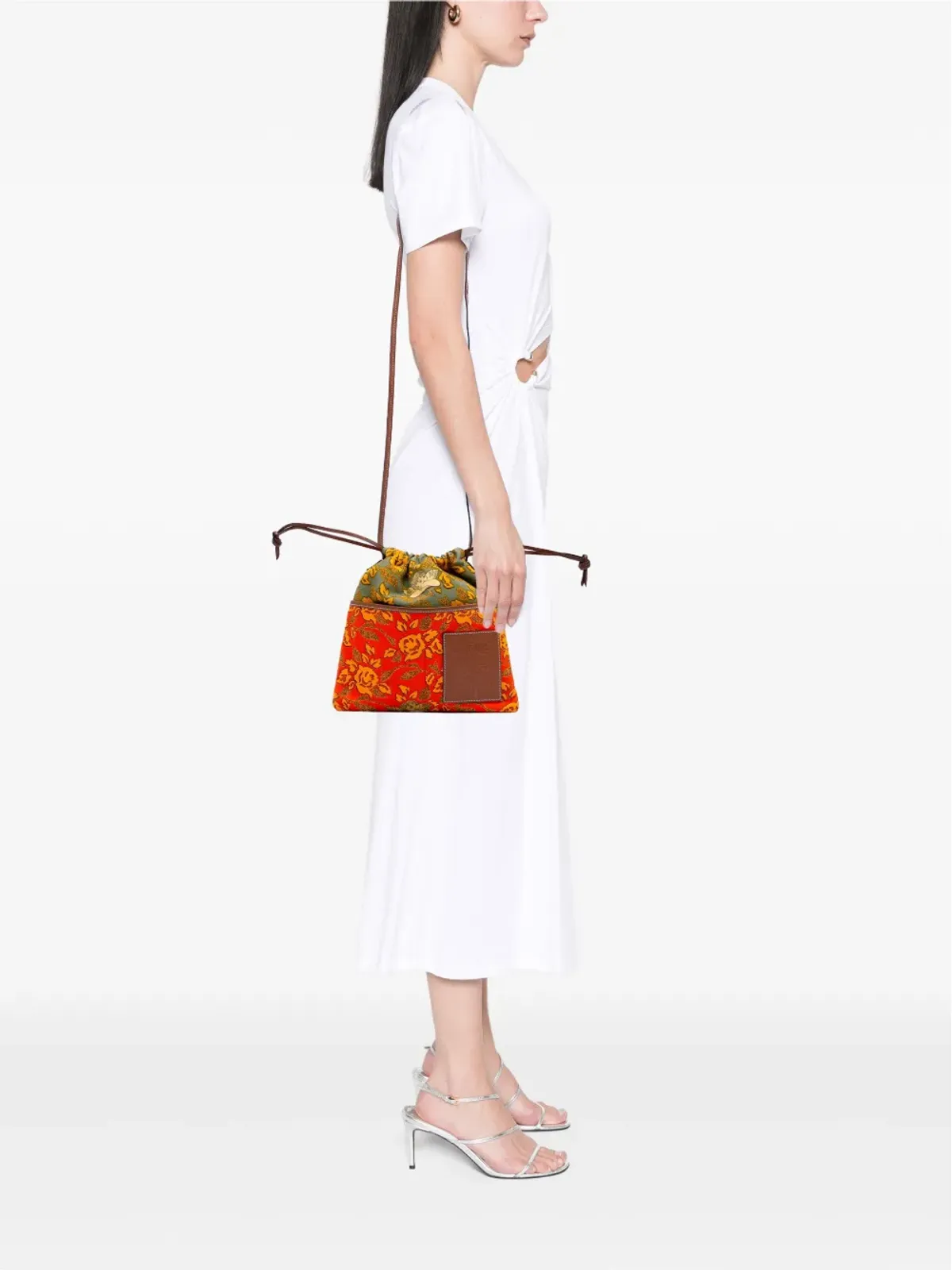Loewe ビンテージ 2019 Paulas Ibiza Canvas Angel Drawstring クロスボディバッグ（オレンジ） - 画像2