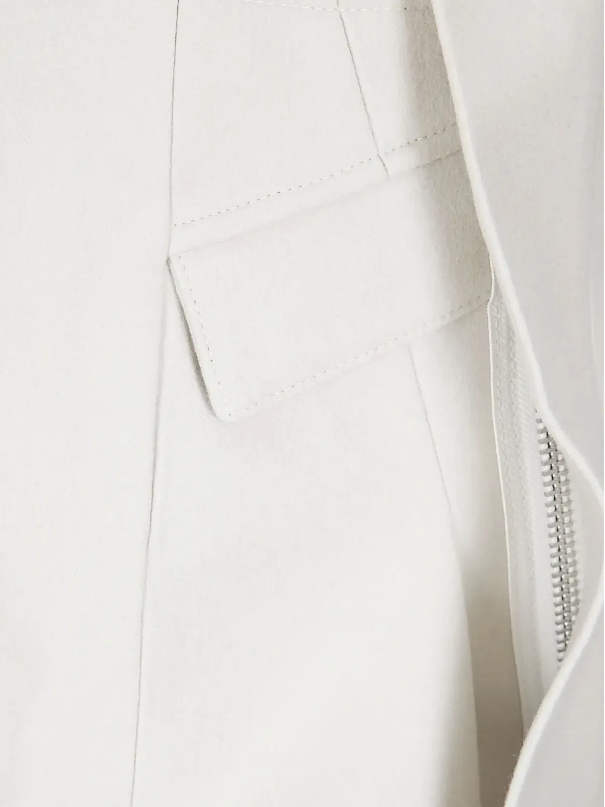 sacai フラップポケット付きプリーツミニスカート - 画像3