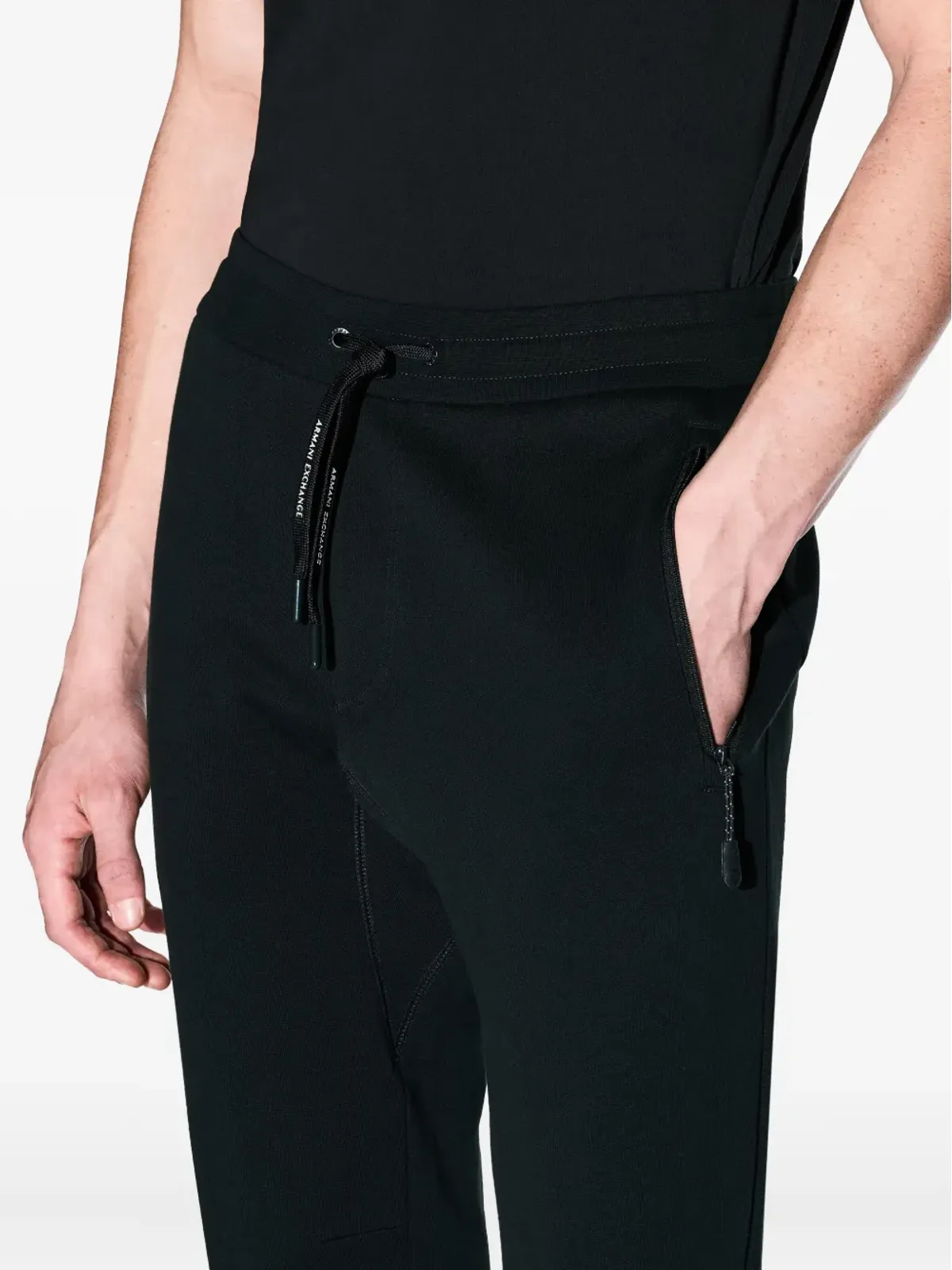 Armani Exchange ジップポケット付きドローストリング トラックパンツ - 画像5