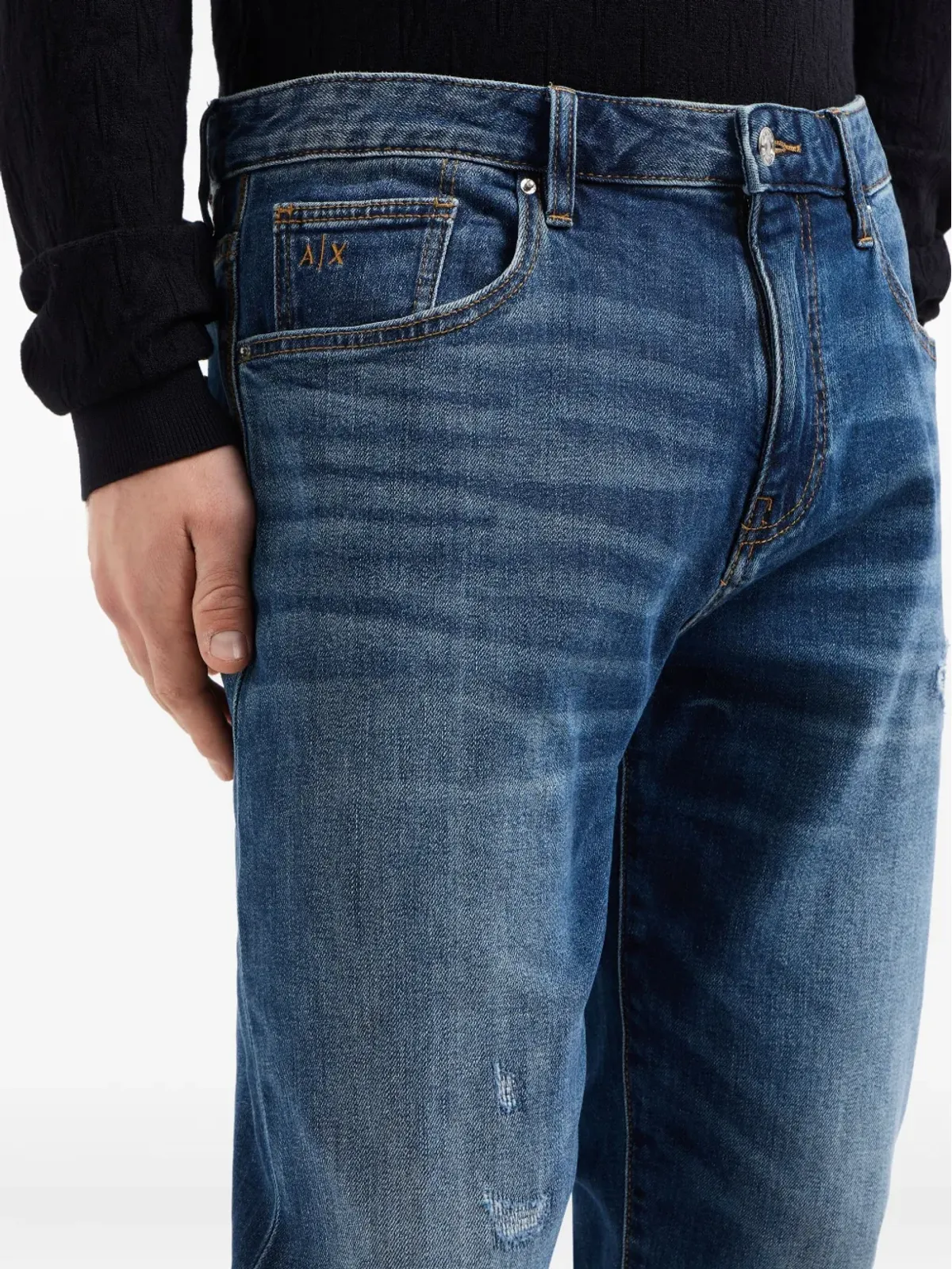 Armani Exchange ダメージ加工の5ポケットデニムジーンズ - 画像4