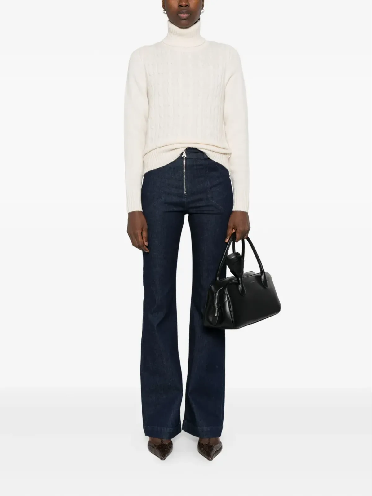 Allude ケーブルニット タートルネックセーター - 画像2