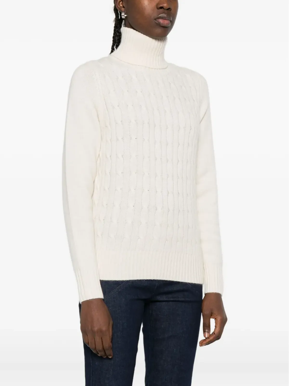 Allude ケーブルニット タートルネックセーター - 画像3
