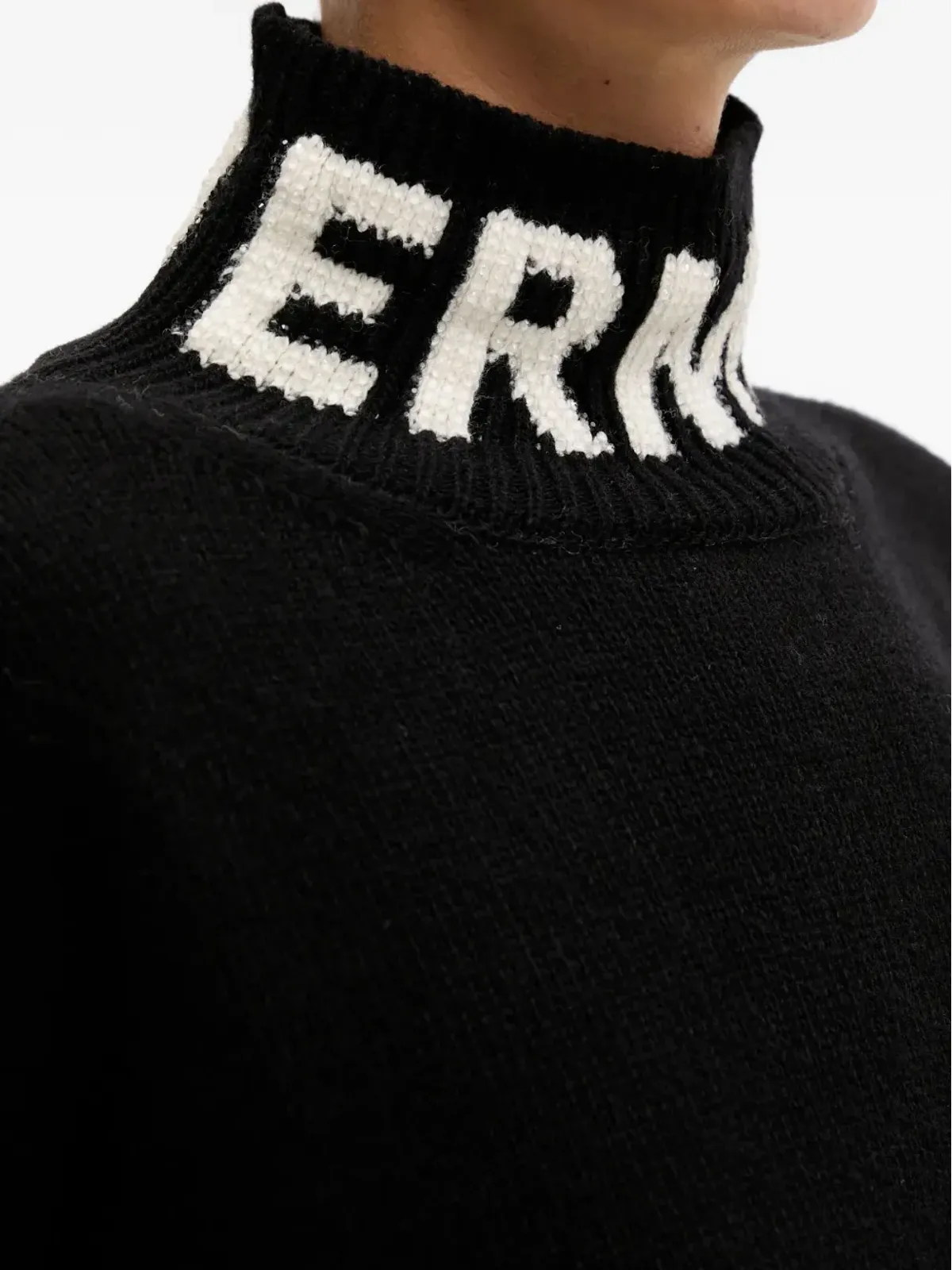 ERMANNO FIRENZE ロゴネックライン タートルネックセーター ブラック - 画像3