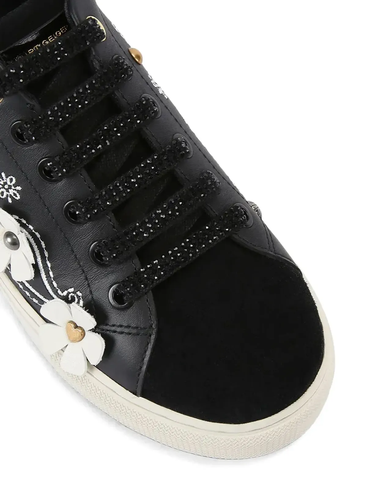 Kurt Geiger London 花柄アップリケ付きスタッズスニーカー（ブラック） - 画像3