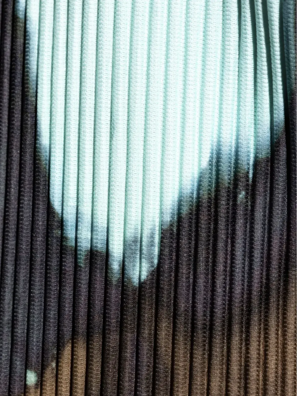 Homme Plissé Issey Miyake アブストラクトプリントTシャツ - 画像5