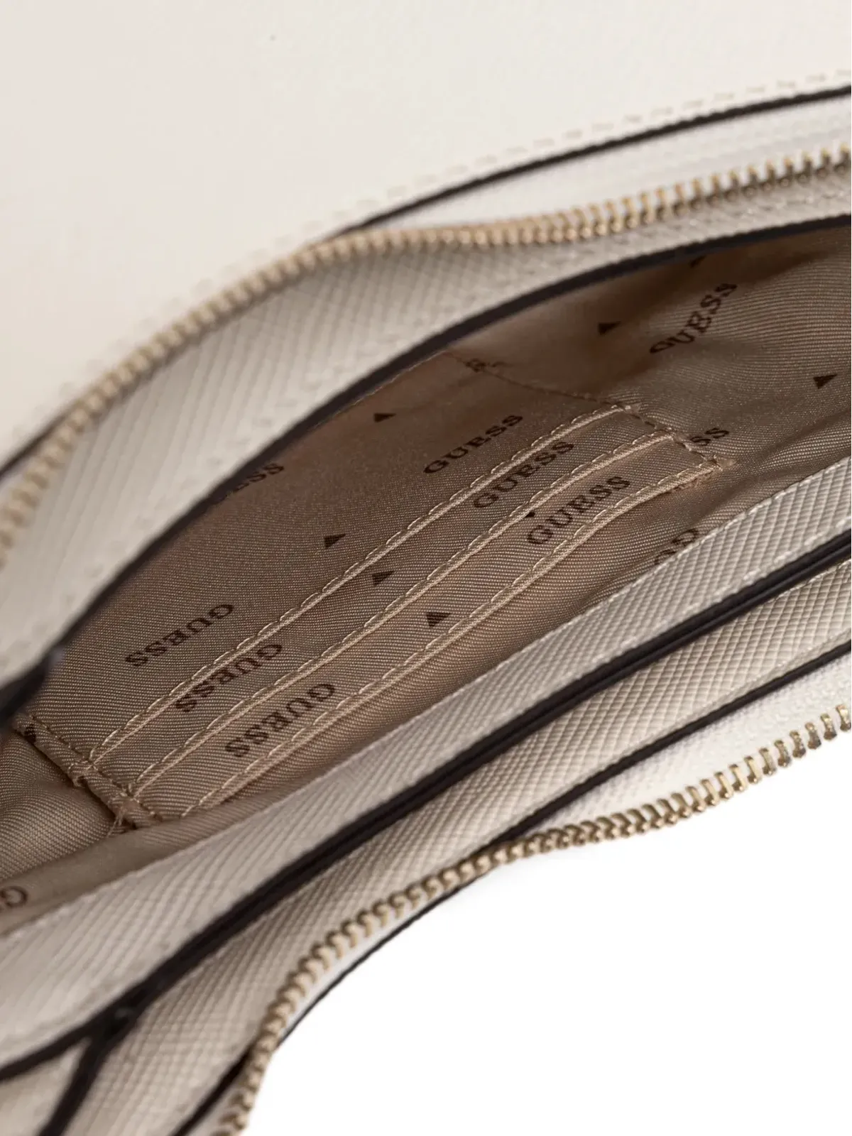 GUESS USA ロザルバ バックルディテール ショルダーバッグ - 画像5
