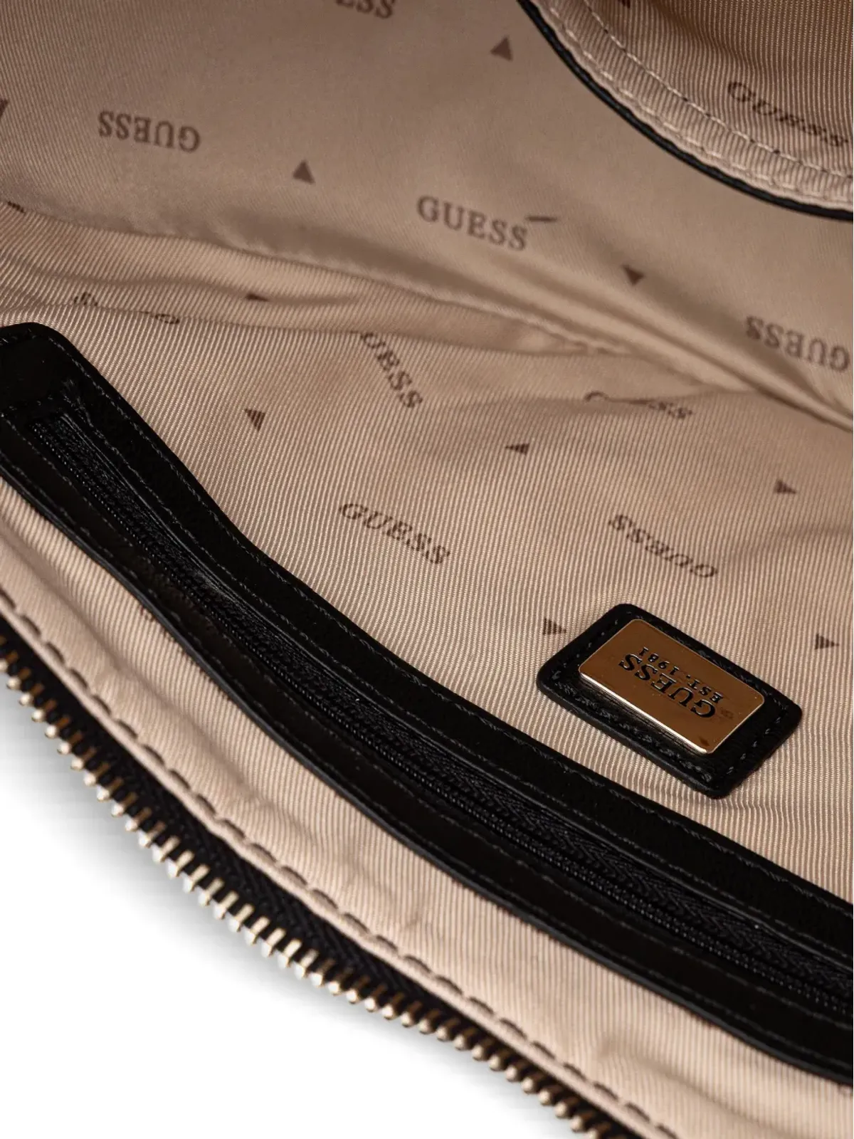 GUESS USA キルテッドチェーンバッグ - 画像5