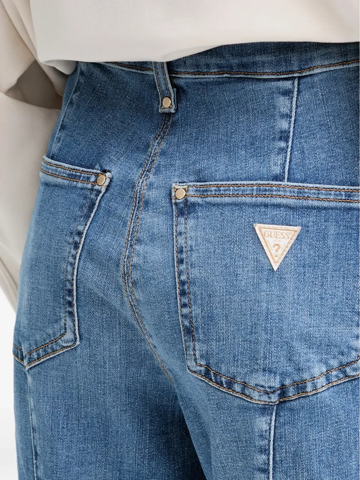 GUESS USA ボタンディテールジーンズ - 画像4