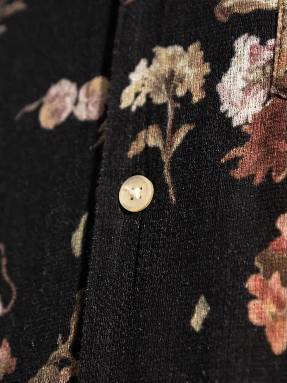 AllSaints 花柄プリント半袖シャツ - 画像5