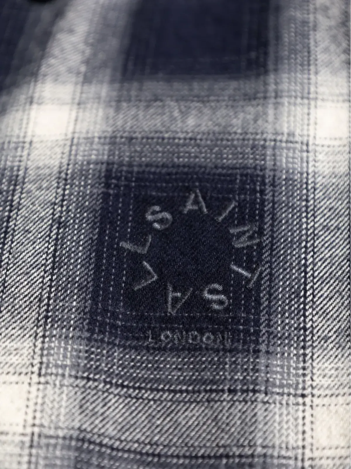 AllSaints チェック刺繍シャツ ブルー - 画像5