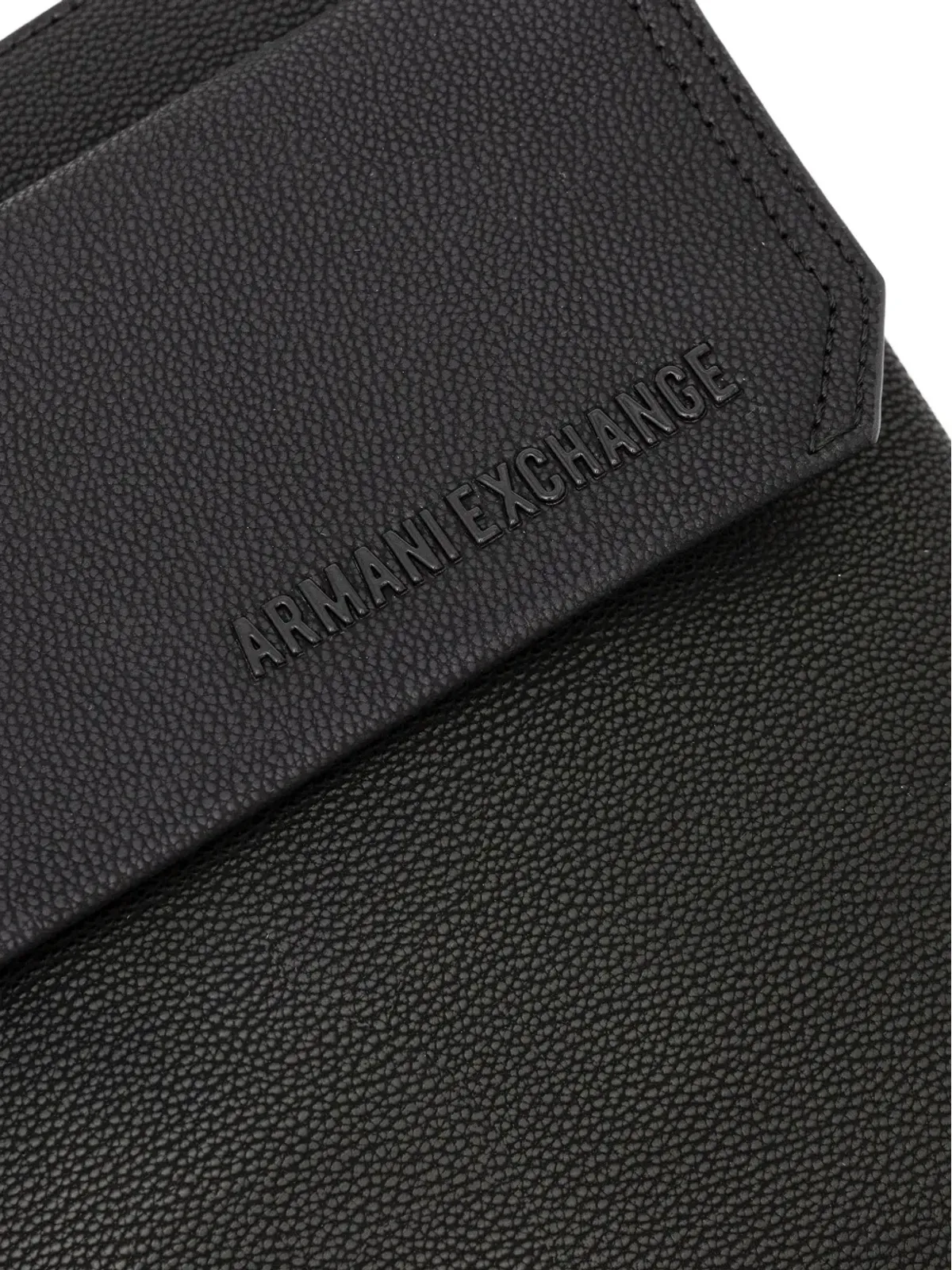 Armani Exchange ロゴディテール ポケット メッセンジャーバッグ ブラック - 画像4