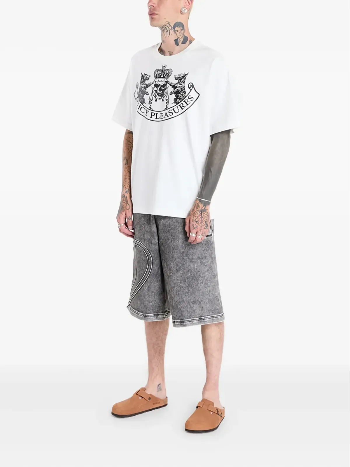 Pleasures スカルク クレスト Tシャツ - 画像2
