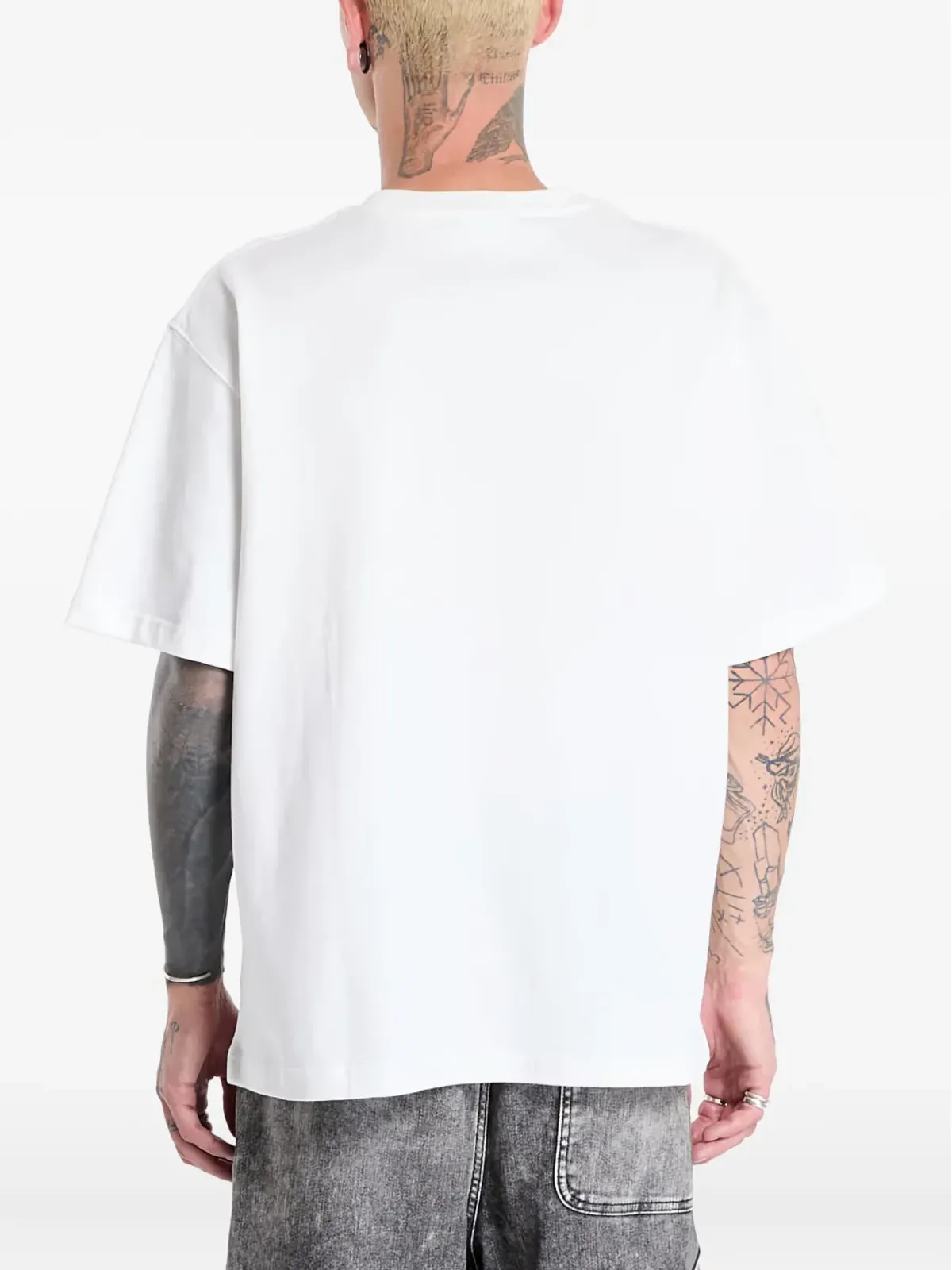 Pleasures スカルク クレスト Tシャツ - 画像4