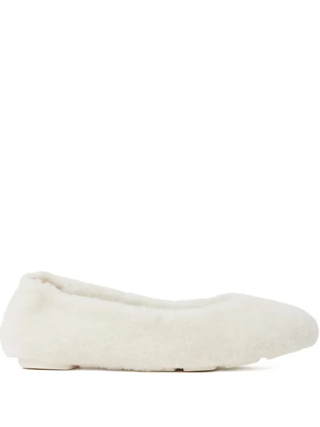 Stuart Weitzman Stuart Weitzman Pirouette アーモンドトゥ フラットの商品画像