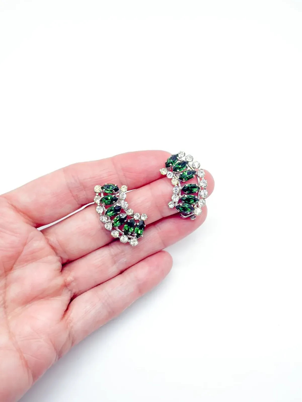 Christian Dior Pre-Owned 1960s marquise-emerald curve clip-on earrings - Silver - 画像5