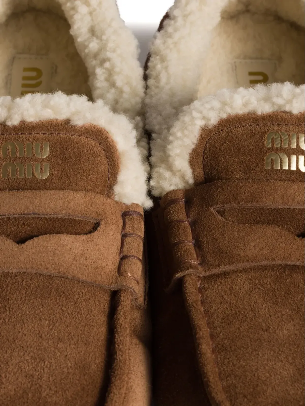 Miu Miu logo-detail suede loafers - Brown - 画像4