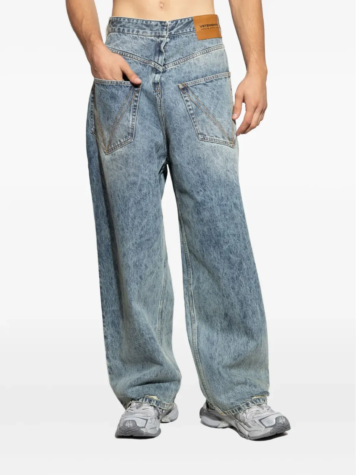 VETEMENTS ダメージ加工V字ヨークジーンズ ブルー - 画像3