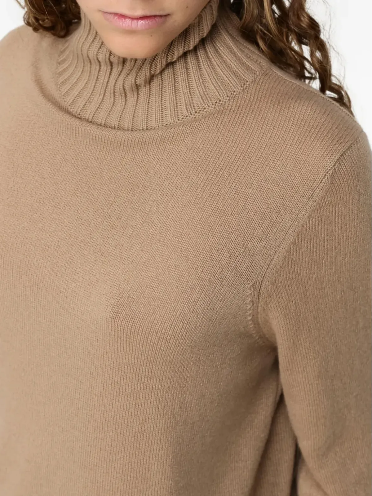 Allude リブ編みハイネックセーター - 画像5