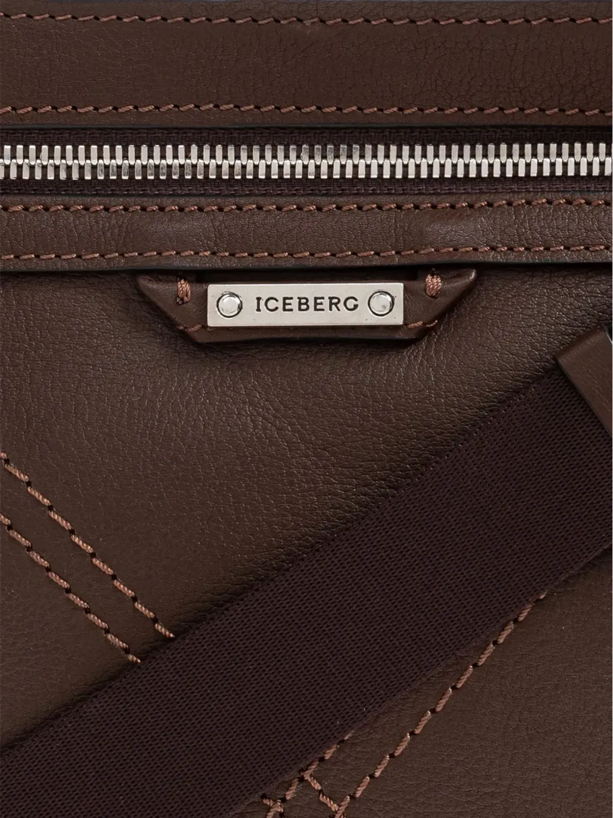 Iceberg ロゴプレート付きショルダーバッグ - 画像4
