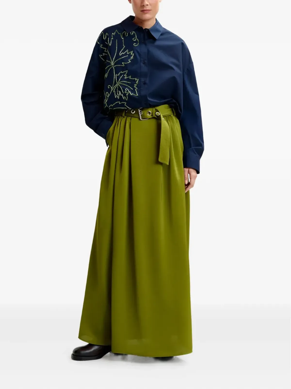 Essentiel Antwerp 刺繍ビーズ付きコットンシャツ（ブルー） - 画像2