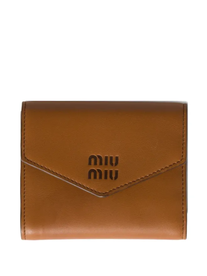 Miu Miu Miu Miu エンボスロゴ入り レザーウォレットの商品画像