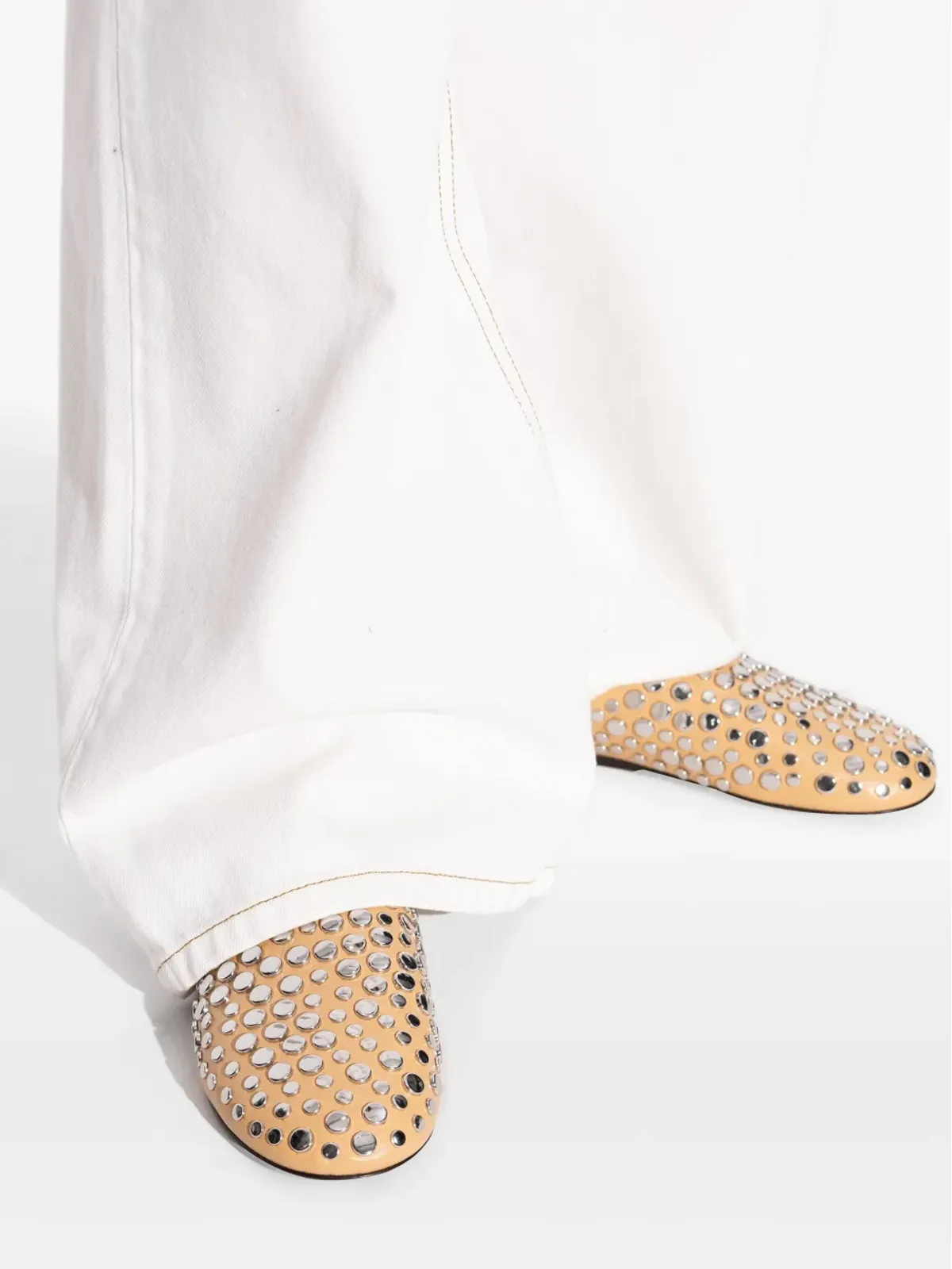 Tory Burch レザースタッズ付きフラットミュール - 画像3