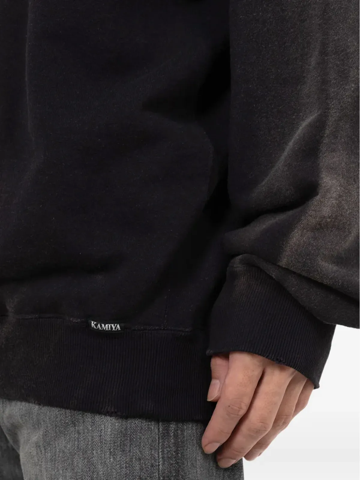 KAMIYA ヘンリーネック ダメージ加工スウェットシャツ - 画像5