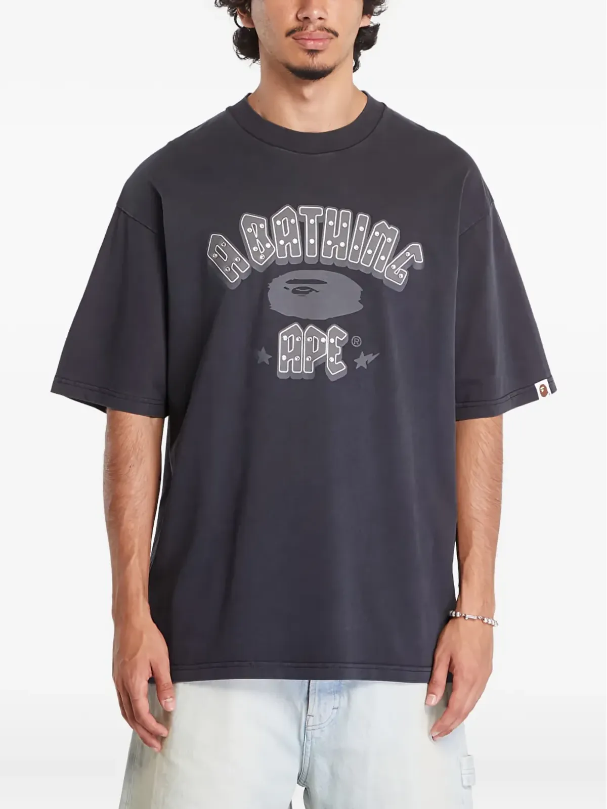 A BATHING APE® ガーメントダイ ラインストーン ロゴ コットンTシャツ - 画像1