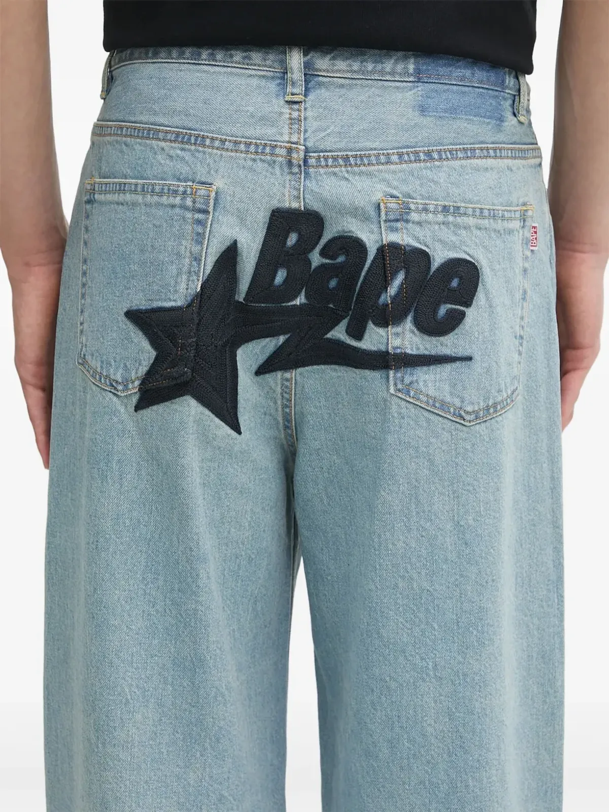 A BATHING APE® ロゴディテール ジーンズ - 画像4