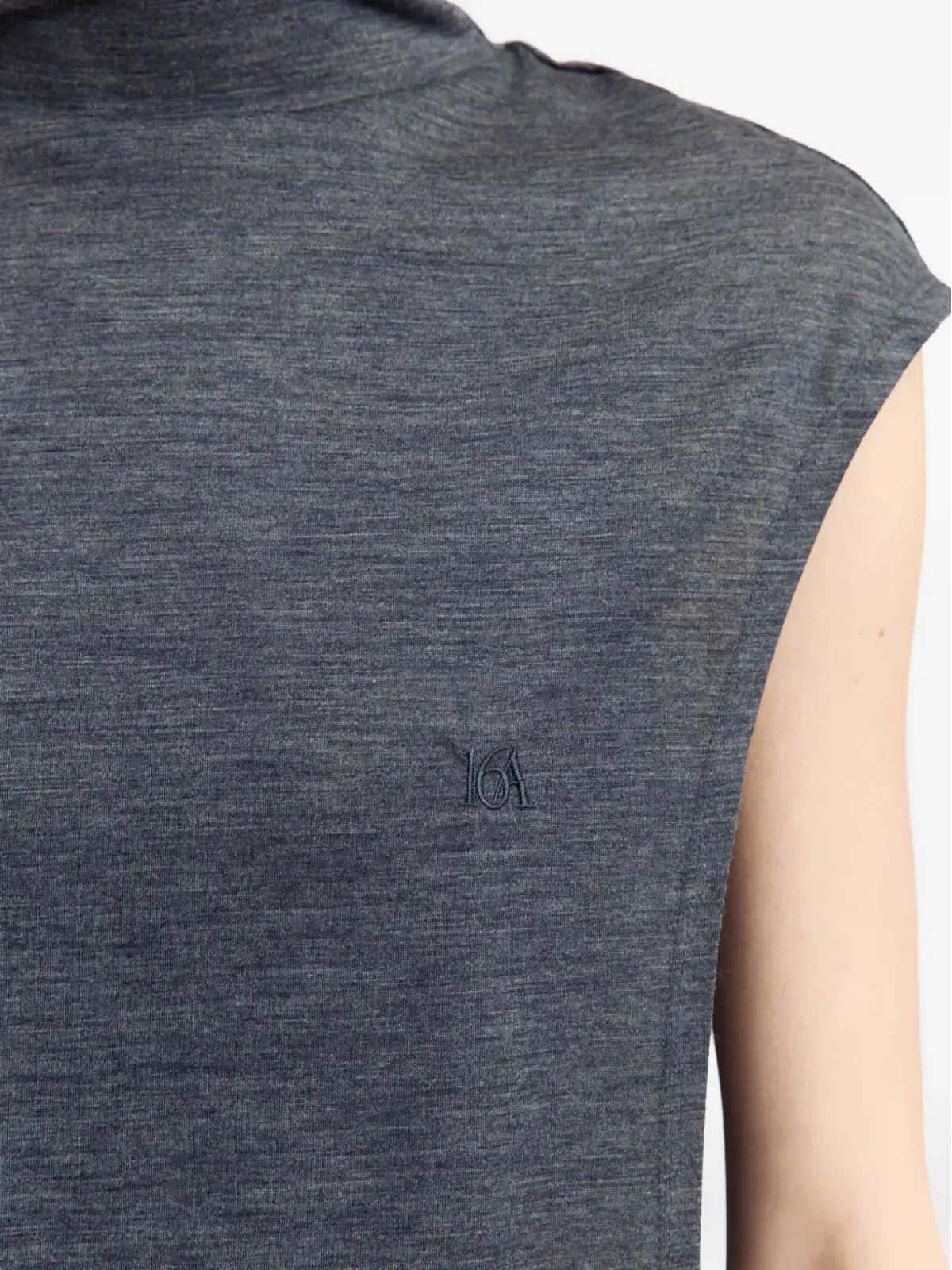 16Arlington Ovica sleeveless top - Grey - 画像5