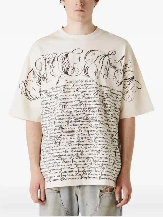 UNTITLED ARTWORKS UNTITLED ARTWORKS script-print cotton T-shirtの商品画像