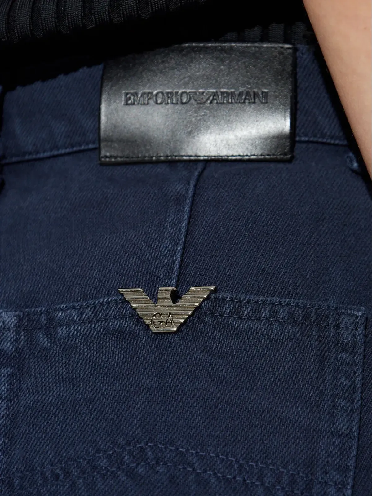 Emporio Armani ロゴプレートジーンズ ブルー - 画像5