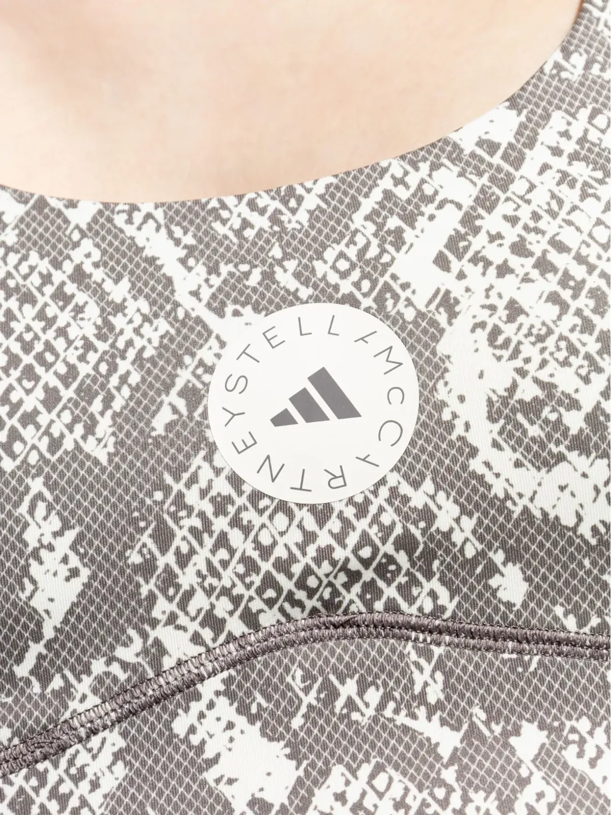 adidas by Stella McCartney レーサーバック蛇柄プリントスポーツブラ - 画像5