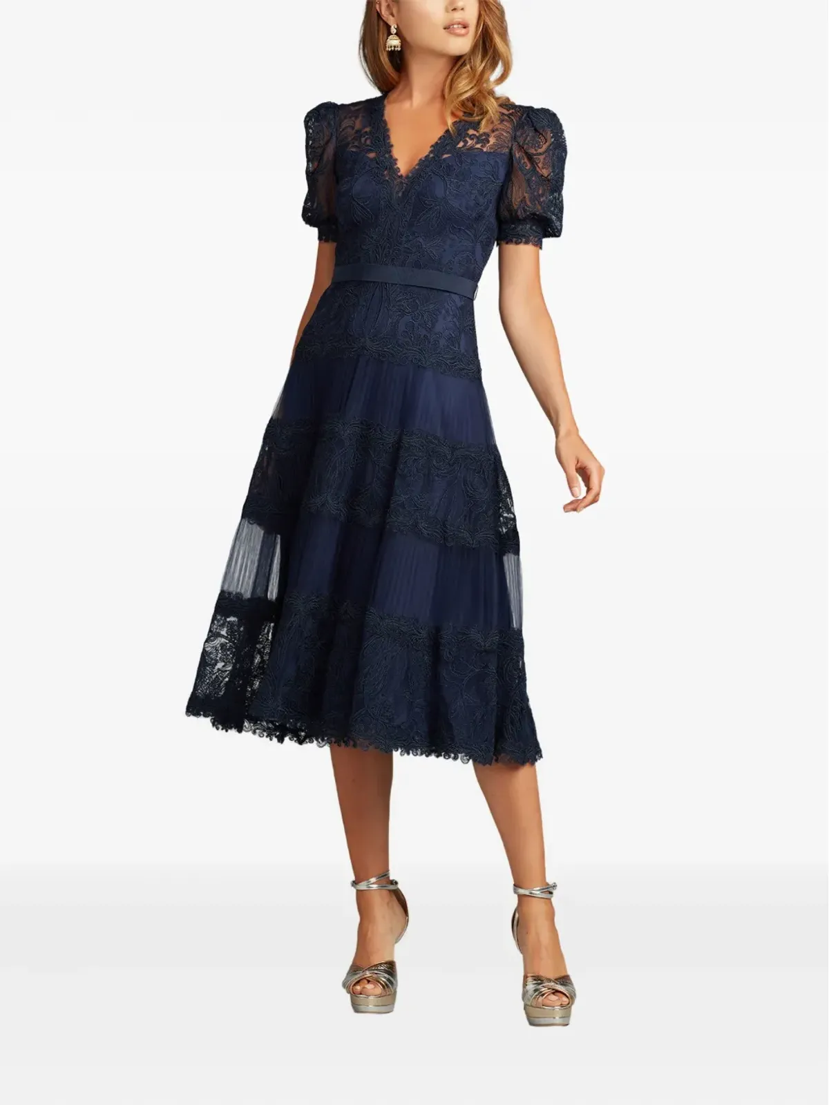 Tadashi Shoji 刺繍入りプリーツミディドレス - Blue - 画像2