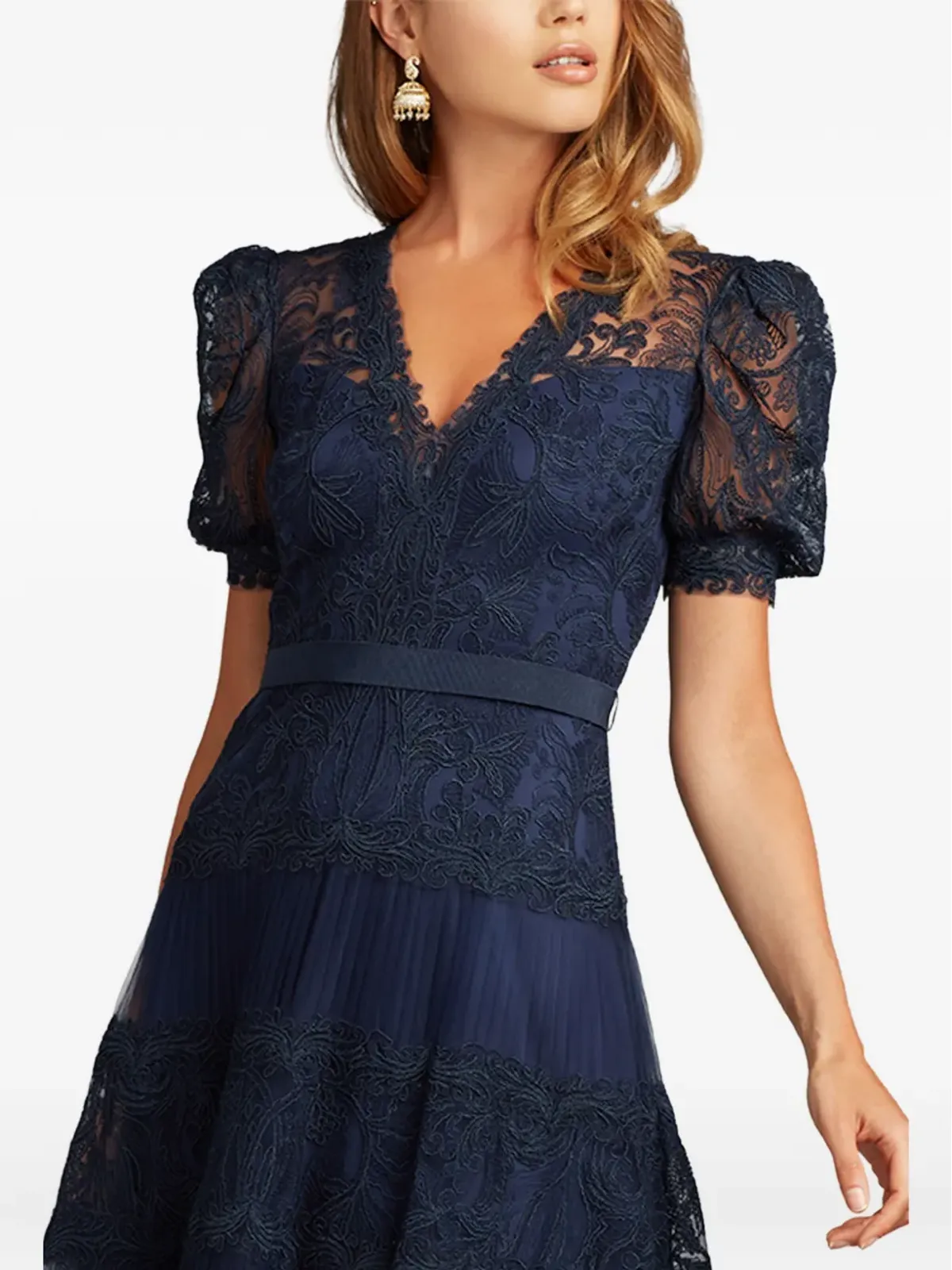 Tadashi Shoji 刺繍入りプリーツミディドレス - Blue - 画像4
