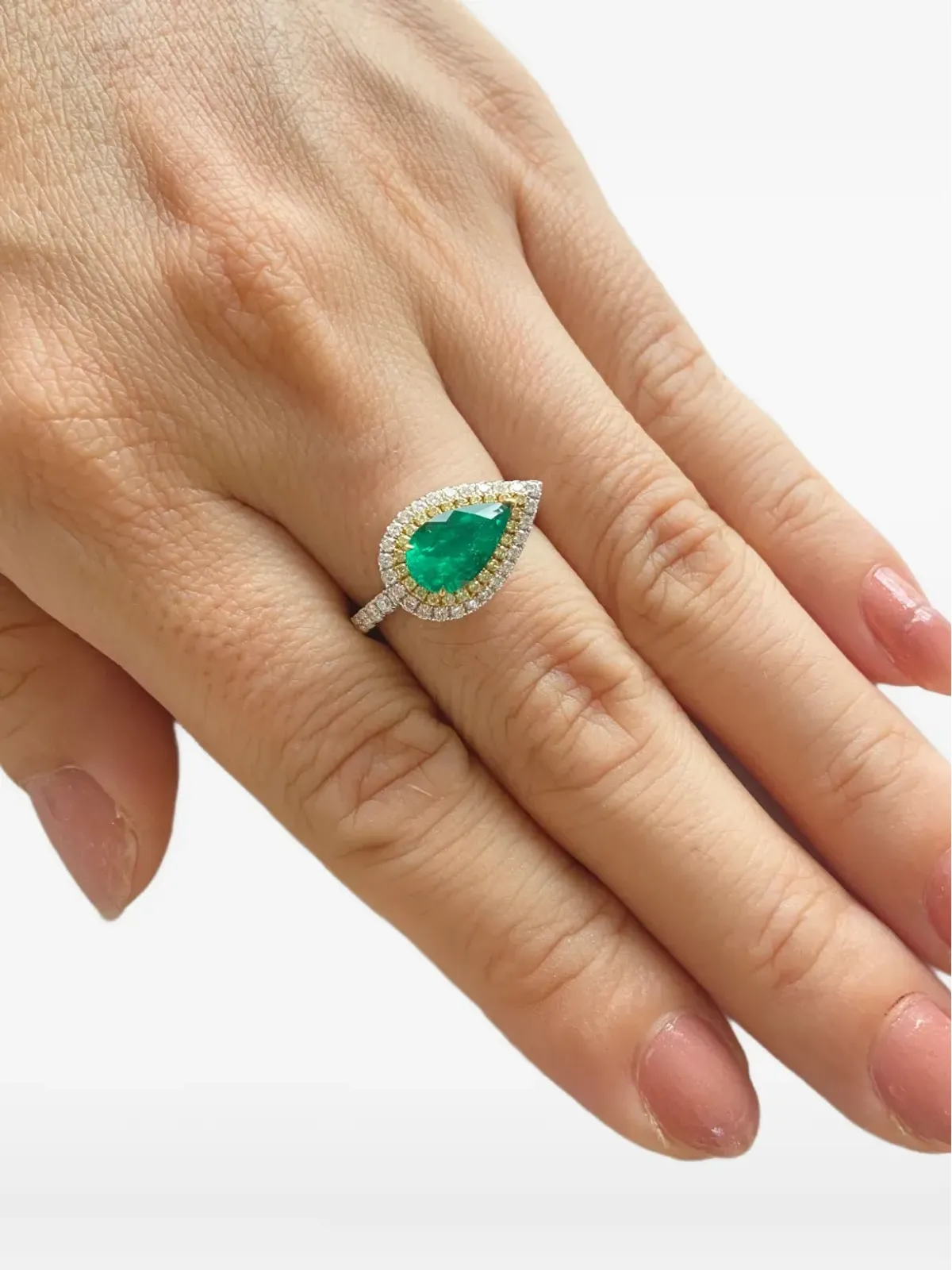 HYT Jewelry 18Kホワイトゴールド ペアードエメラルドとダイヤモンド リング - 画像2