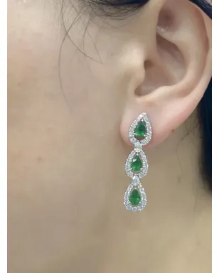 HYT Jewelry 18Kホワイトゴールド エメラルドとダイヤモンド ダングリングイヤリング - サムネイル2