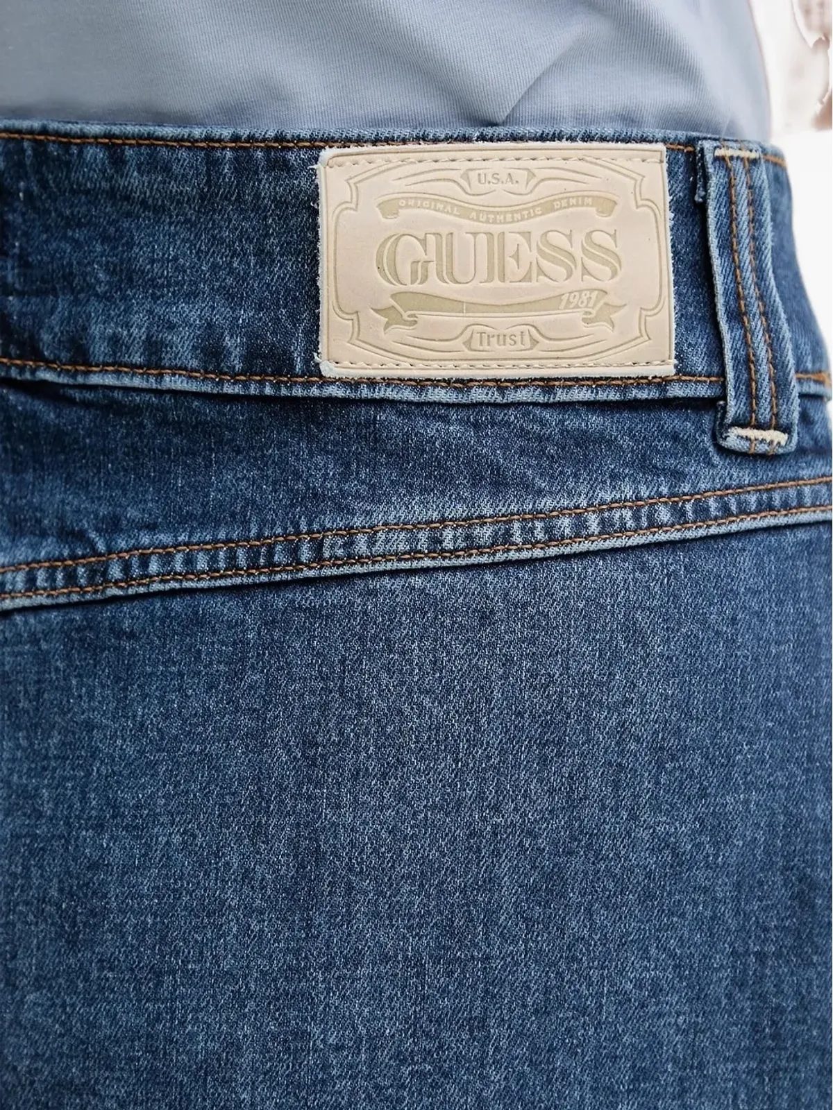 GUESS USA ポケット付き・フロントスプリットデニムスカート ブルー - 画像3