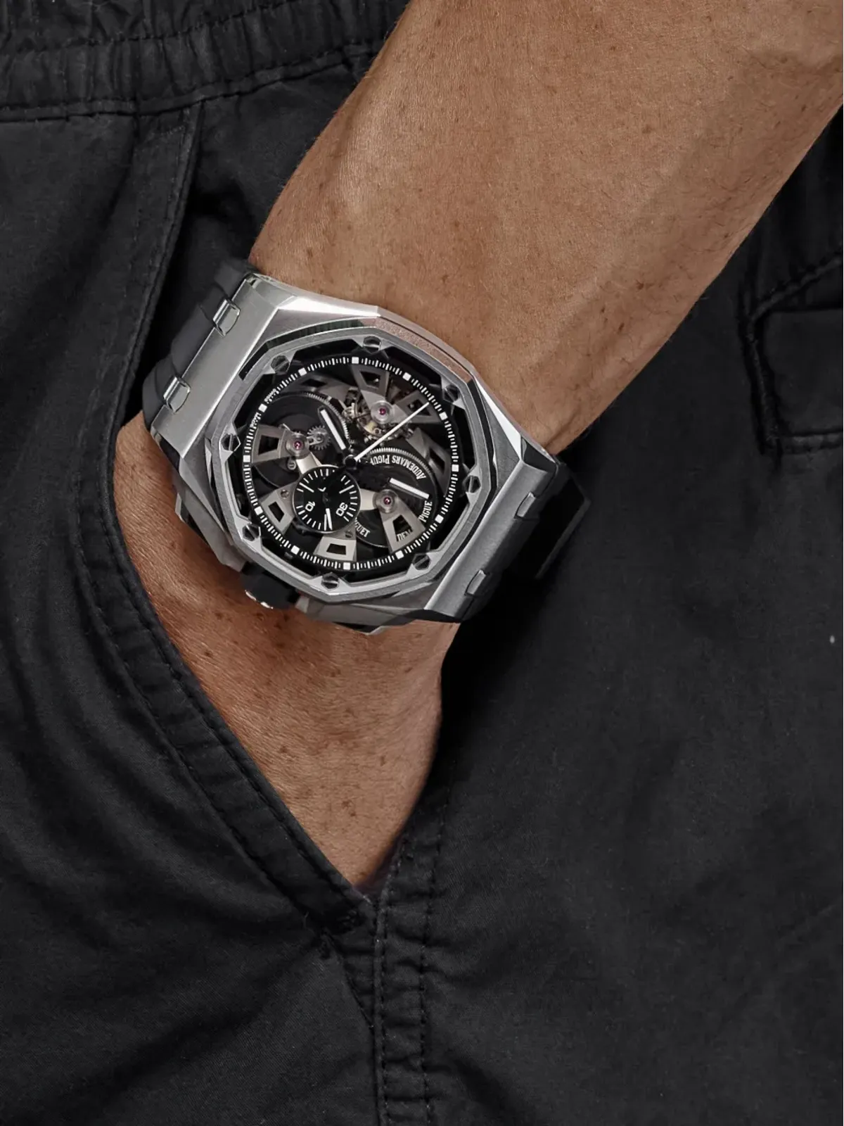 Audemars Piguet ロイヤルオークオフショア ブラック - 画像2