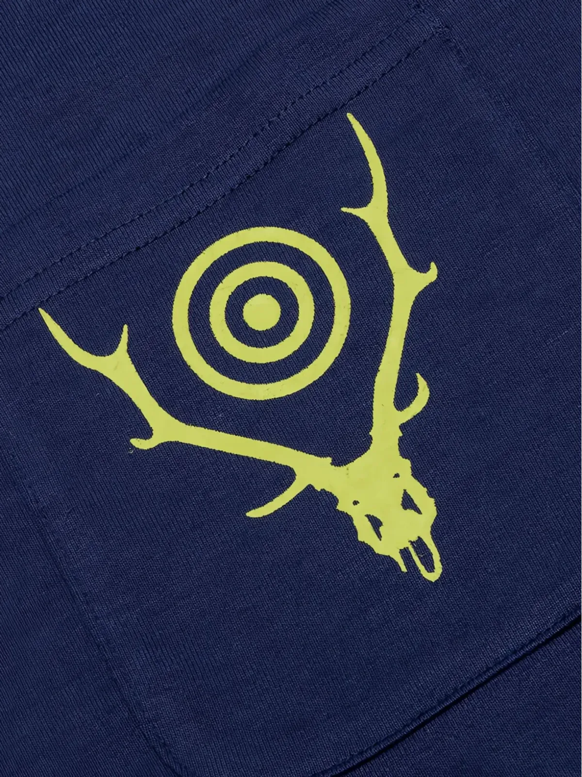 SOUTH2 WEST8 鹿の頭蓋骨ポケット付きTシャツ - 画像3